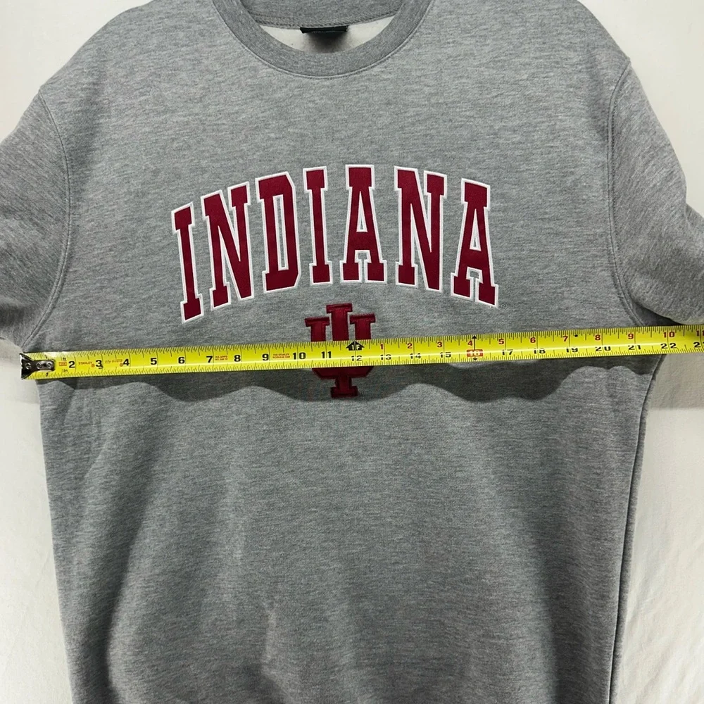 Indiana Hoosiers IU Embroidered Crewneck Sweatshirt Gray Red‎ M Stitched